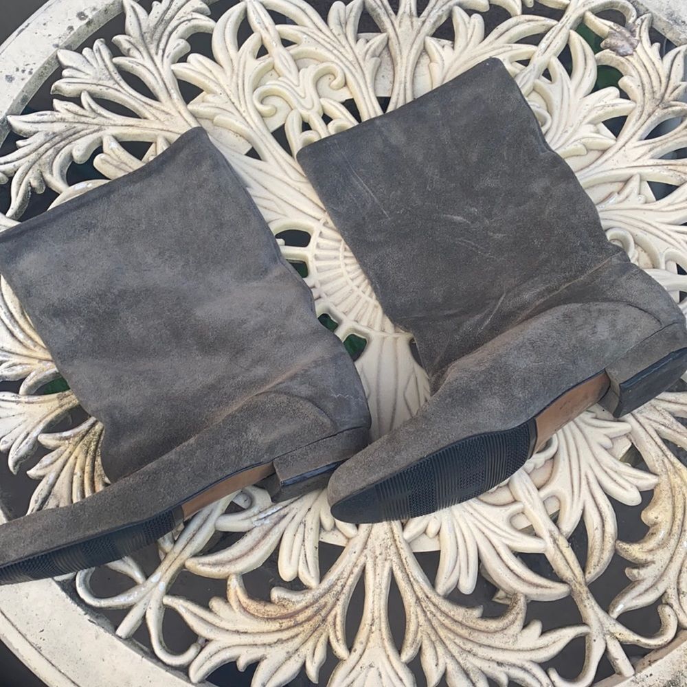 Faux suede boots sz. 7.5 m